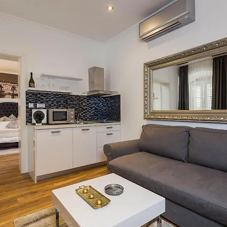 Imperial Konukevi Split