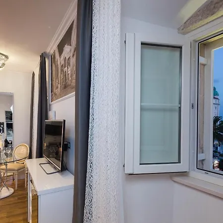 Imperial Πανσιόν 4*